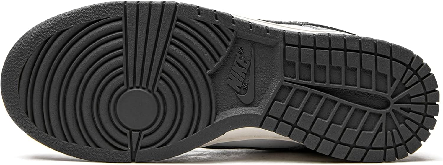 Nike Men's Dunk Low Sneakers