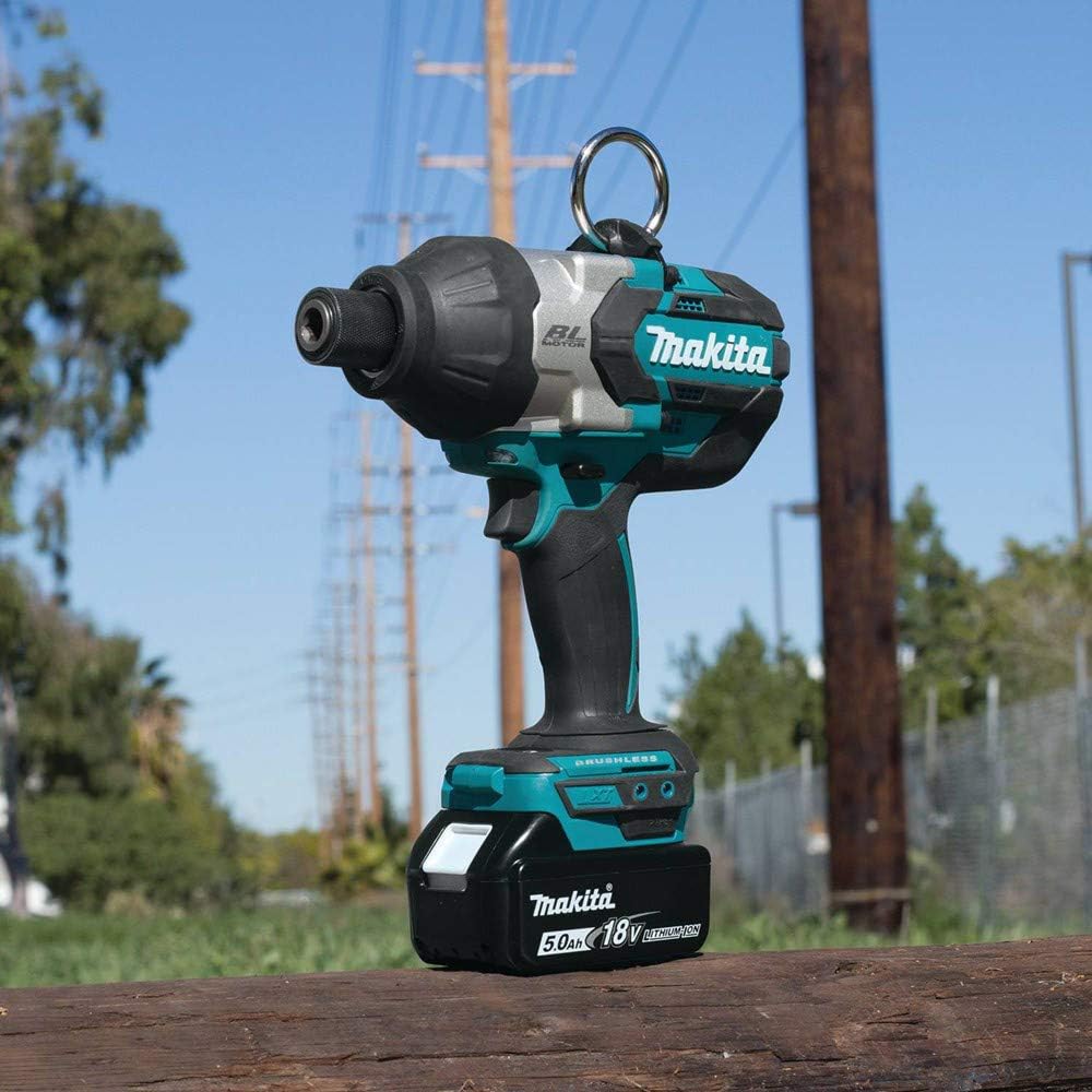 Makita XWT09T 18V LXT Lithium-Ion Brushless Cordless High Torque 7/16' Hex Impact Wrench Kit