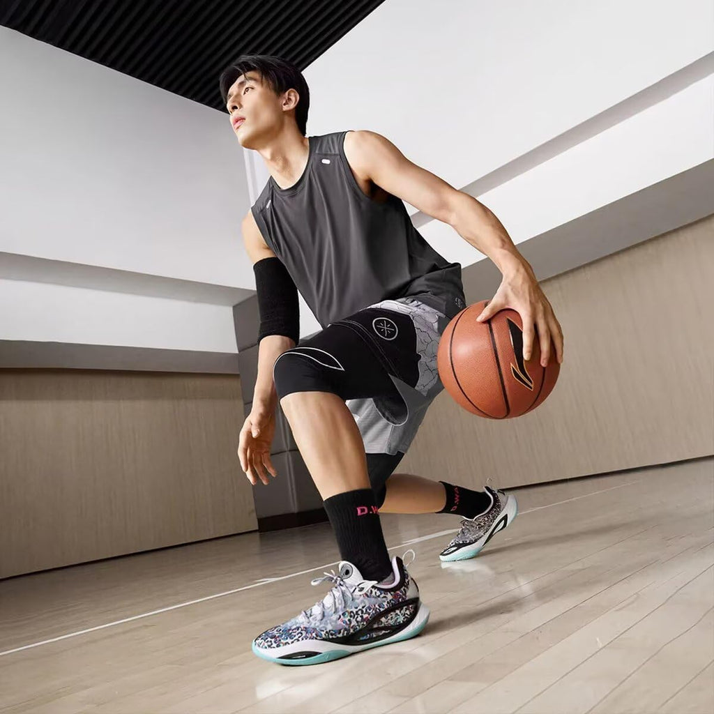 LI-NING Wade DLO Men's Basketball On-Court Shoes Lightweight High-Rebound Anti-Slip Professional Sneakers for Training Sports Competition