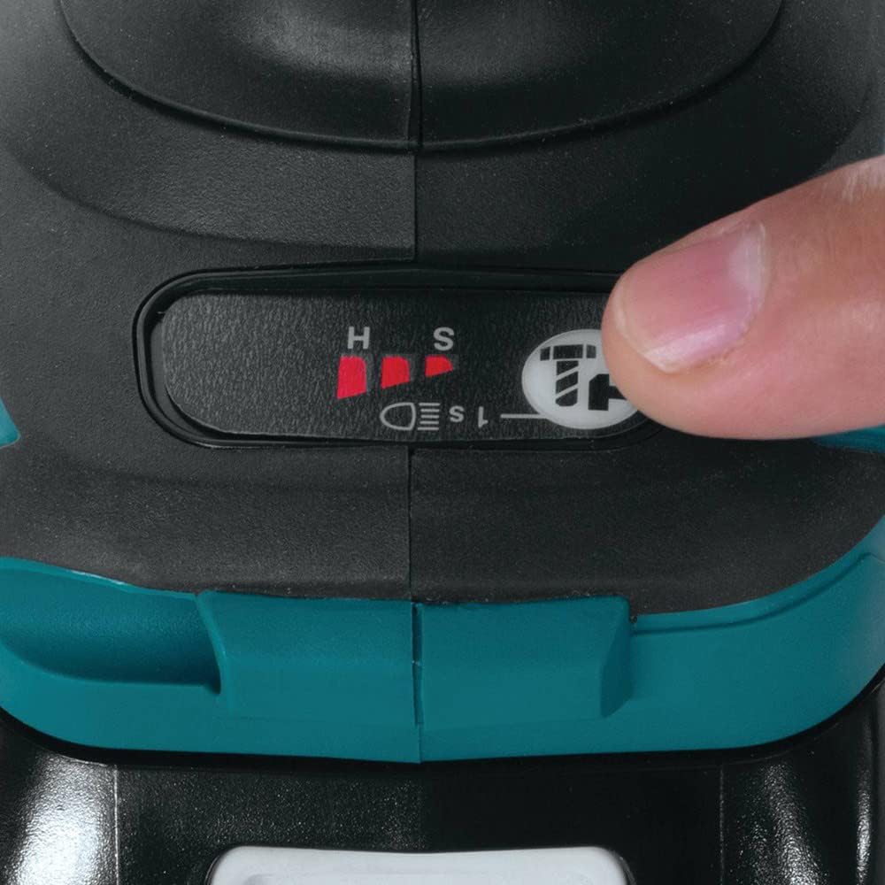 Makita XWT09T 18V LXT Lithium-Ion Brushless Cordless High Torque 7/16' Hex Impact Wrench Kit