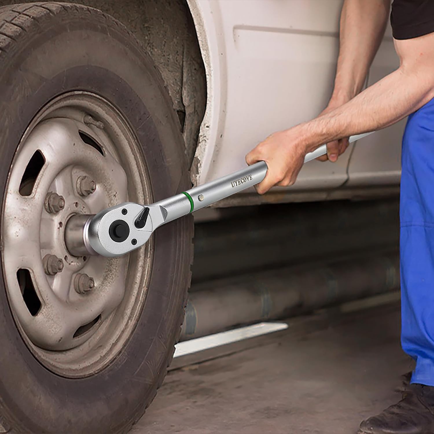 3/4-Inch Drive Click Torque Wrench, Dual-Direction Click Professional Torque Wrench 160-840FT.LB/135-815N.M, Dual Range Scales Graduated in FT.LB and N.M