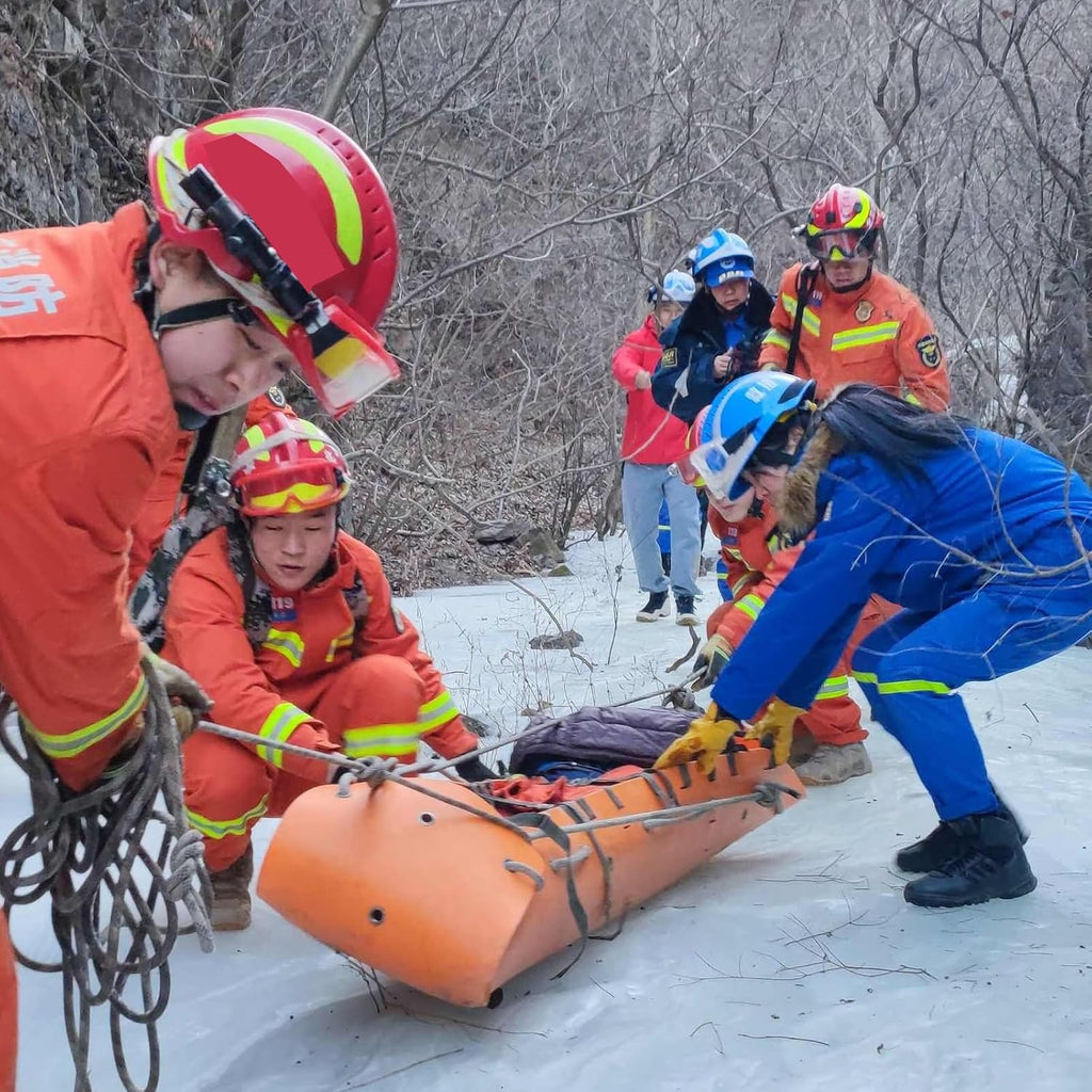 Portable Folding Stretcher,Multifunctional Rescue Stretcher, Roll Stretcher,Light Weight,for Medical Emergency Rescue,Ambulance,Fire Rescue Load Capacity:160 kg/353 lb(EVA)